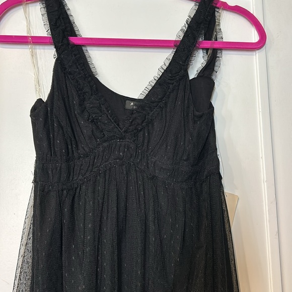 Black Tulle Overlay Longer length Top- L - Picture 5 of 8